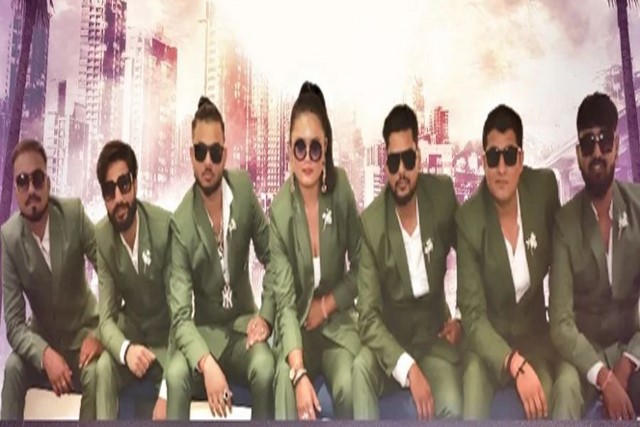 famous DJ based band agra